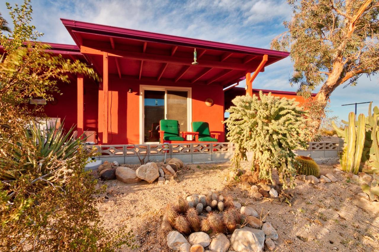 Chuck'S Cabin In A Joshua Tree Community Twentynine Palms Bagian luar foto